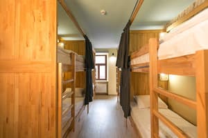 Хостел Dream Hostel Lviv. Место в общем 8-местном номере  1