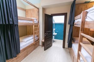 Хостел Dream Hostel Lviv. Семейный 4-местный с санузлом 1