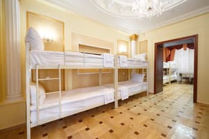 Хостел Hostel Suputnyk. Место в общем 8-местном номере  1