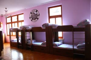 Хостел New York Hostel. Место в общем 14-местном номере  2