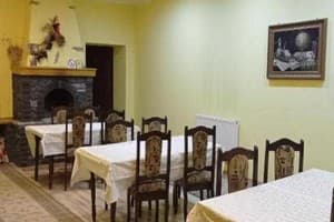 Панський двір 6