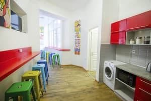Pop Art Hostel 4
