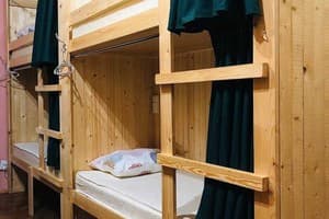 Хостел Sunday mini hostel. Место в общем 10-местном номере  3